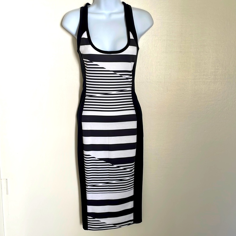 Derek Heart women dress sleeveless midi stripped stretched black and white sz Sm